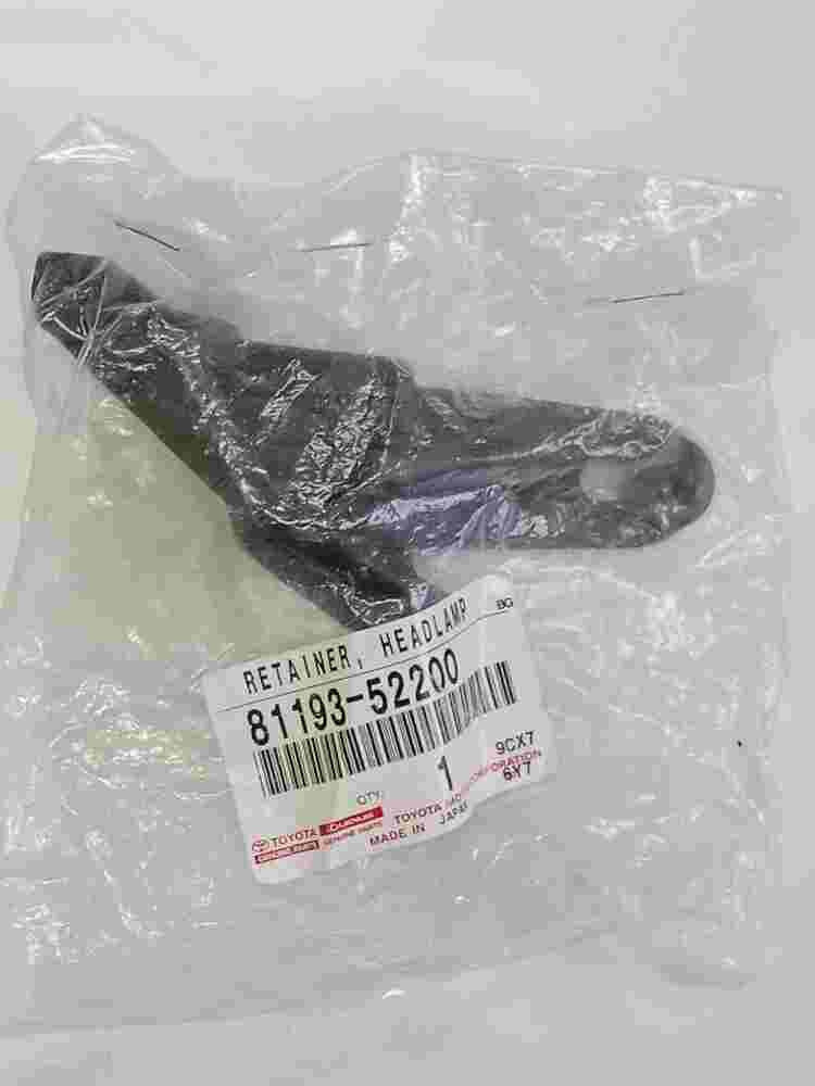 Headlight Retainer Toyota Yaris 8119352200 81193-52200