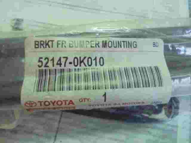 Montaggio paraurti anteriore staffa. Toyota Hilux 521470K010 52147-0K010