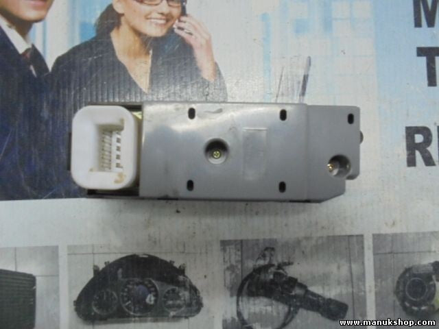 mando botonera elevalunas Mitsubishi Space Runner N50 2000