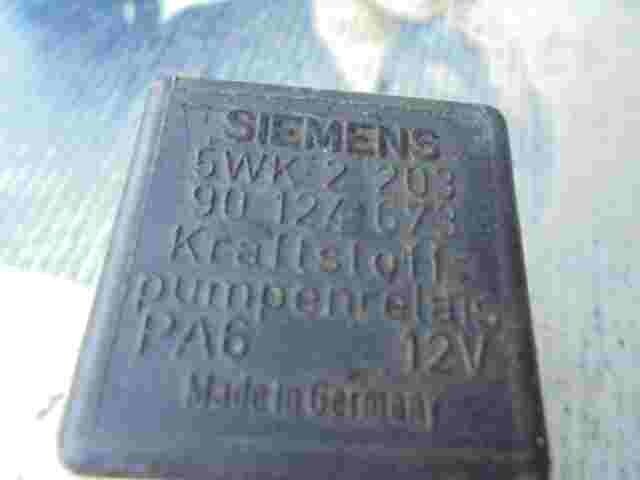 Relè pompa carburante Opel Kadett E Ascona C 90124673 SIEMENS 5WK2203