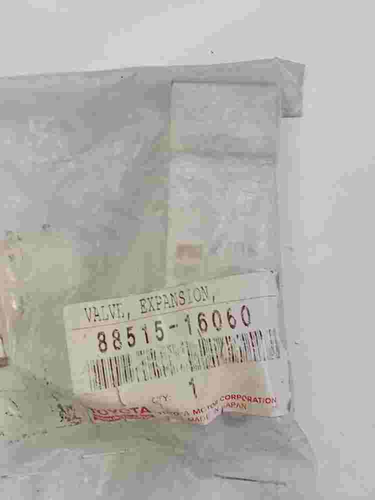 La válvula de expansión Toyota Prius Lexus 8851516060 88515-16060