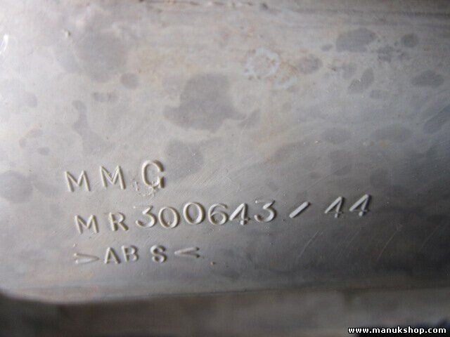 Parrilla rejilla frontal delantera Mitsubishi MR300643 44 MR3.006 43