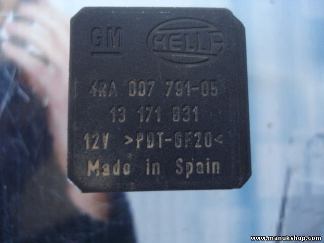 Relé Opel Astra Caravan GM 13171831 13 171 831 HELLA 4RA00779105 4RA 007 791-05