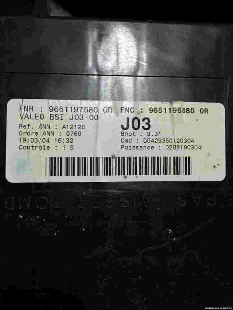 Caja de fusibles de relé Citroen 9651196880 96511968800R BSI J03-00 2711110403