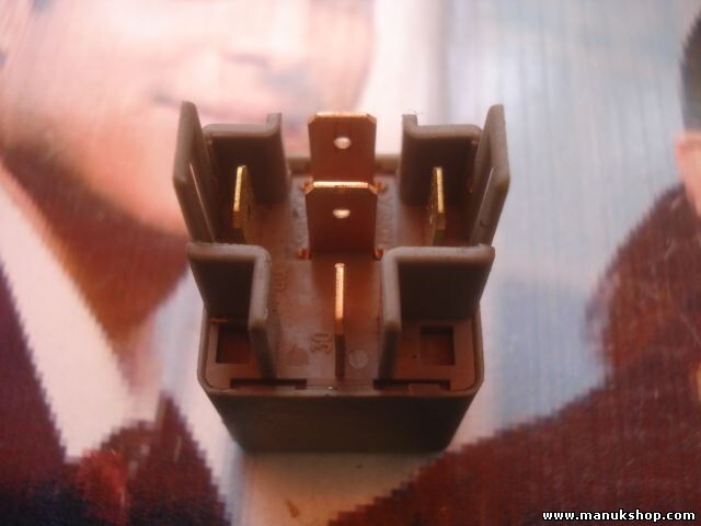 Relé Hyundai Trajet OMRON HMC 95225-3A000 952253A000 DC12V 15 /15A