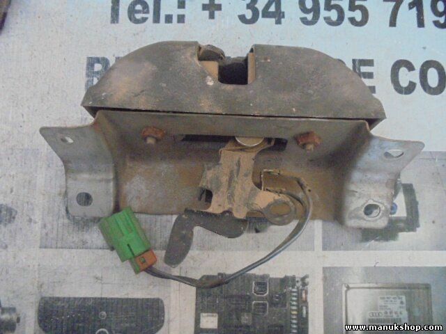 Serratura portellone posteriore Nissan PickUp TD21 1988-1996