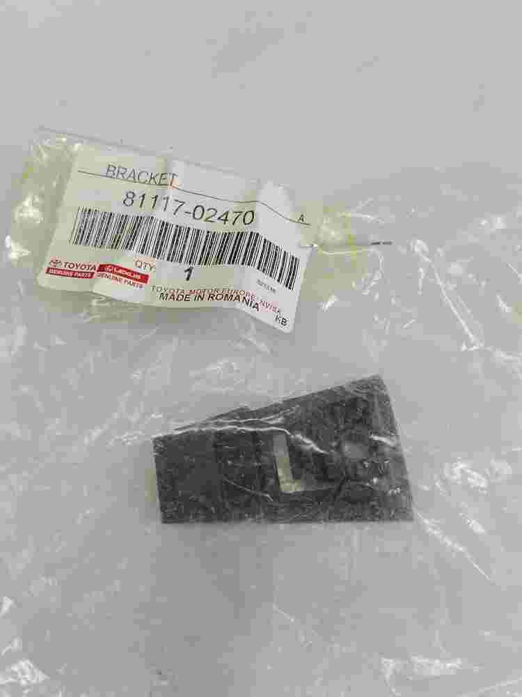 Headlamp Bumper Brackets Toyota Auris 8111702470 81117-02470