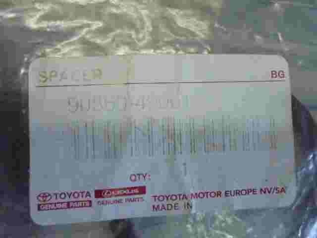 1 unidad Spacer Toyota Land Cruiser 100 Lexus LX 9056049001 90560-49001