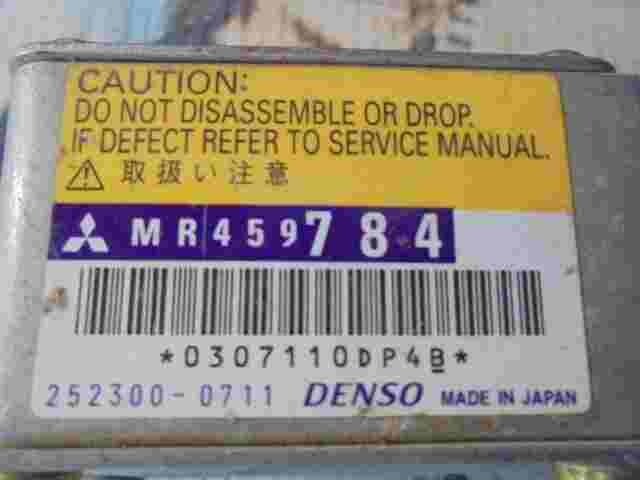 Airbag Centralita Mitsubishi Pajero Montero III MR459784 DENSO 2523000711