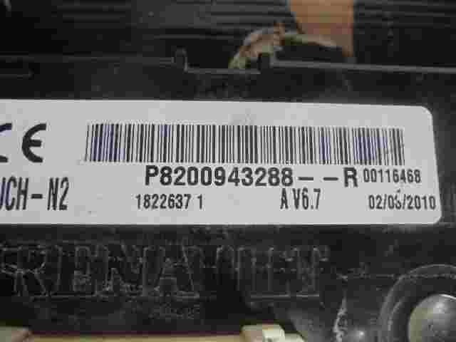 Caja de fusibles Renault Master II UCH-N2 P8200943288R P8200943288 R 1822637