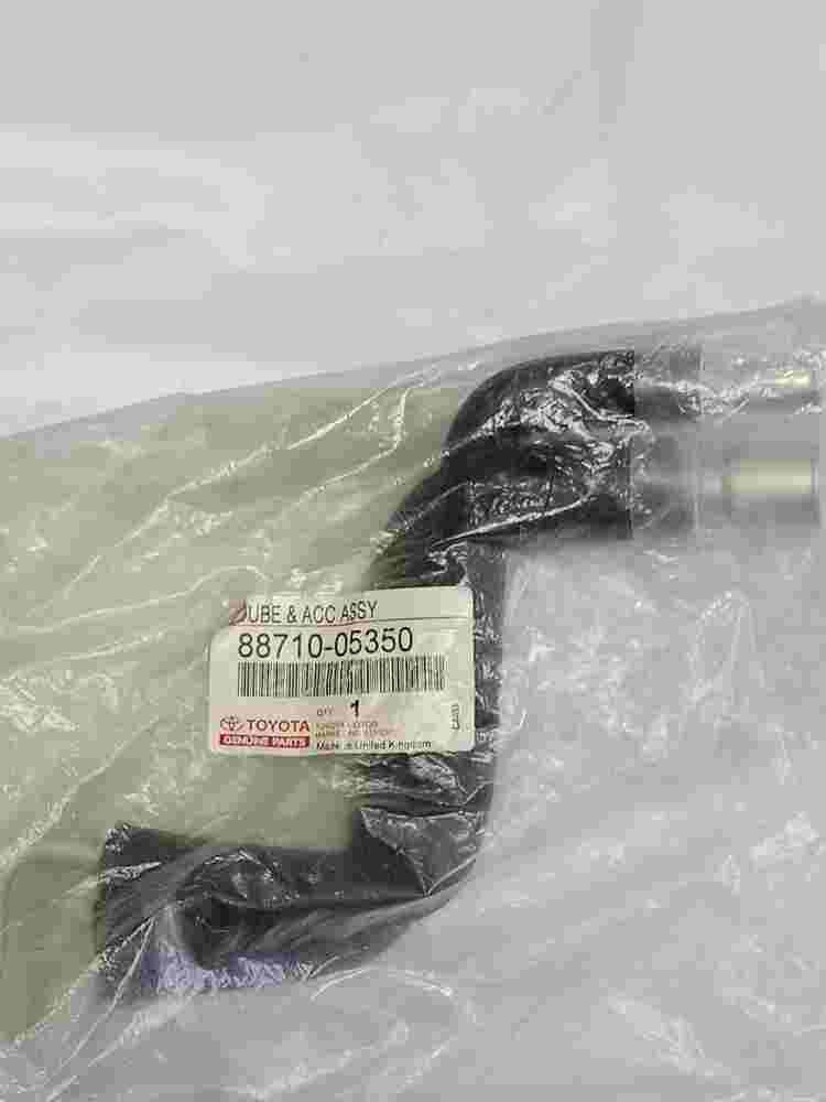Manguera aire acondicionado Toyota Avensis II Corolla 8871005350 88710-05350