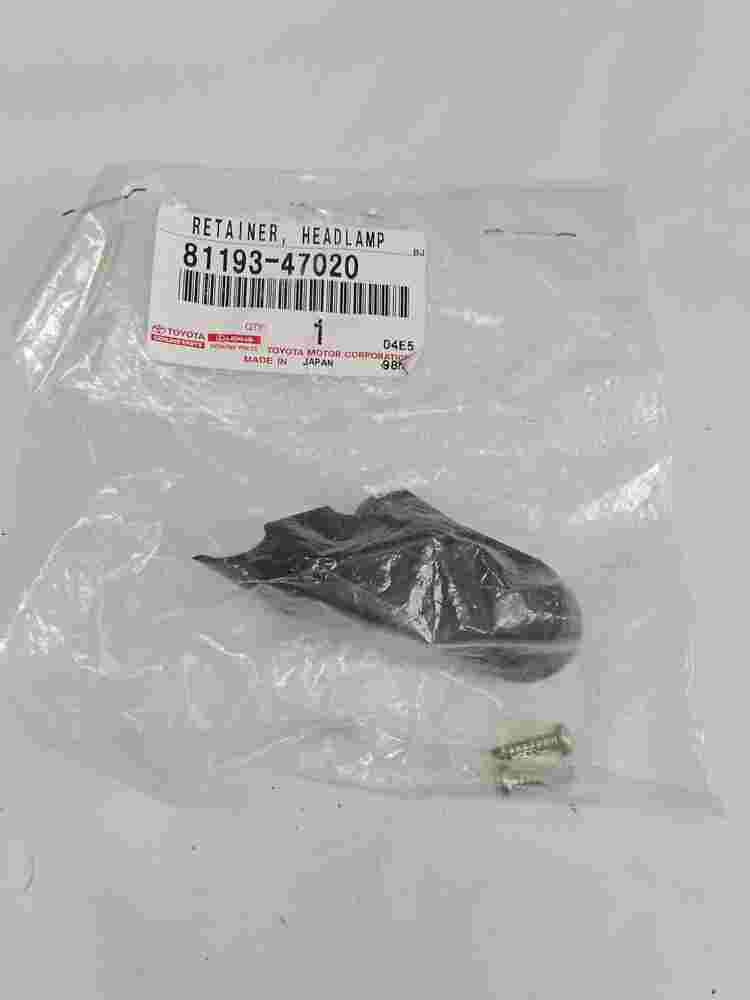 Retainer Headlamp Toyota 8119347020 81193-47020