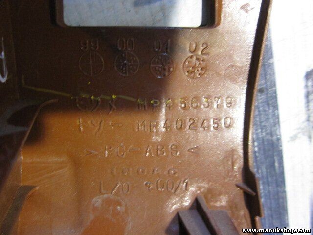 Consola central Mitsubishi Pajero III V7_W, V6_W 2.5 TDI MR456379 MR402450