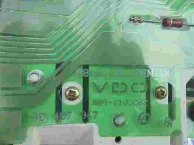 Cuadro de instrumentos Opel Omega B 90457947 90 457 947 88481650 VDO X69110282