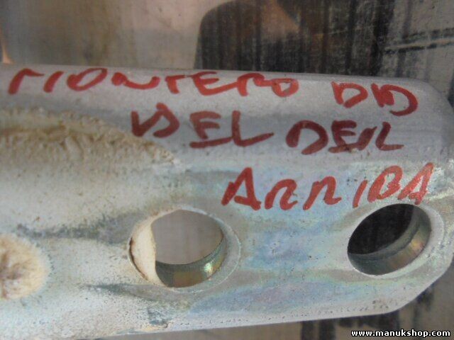 Bisagra de la puerta delantera derecha arriba Mitsubishi Montero DID