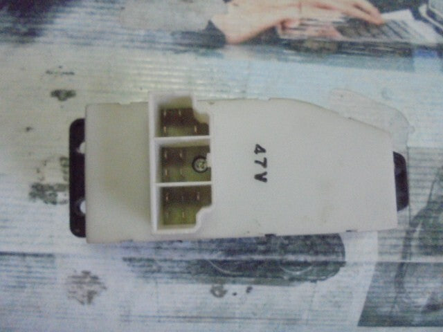 mando botonera elevalunas Nissan Serena Vanette C23M 809511C710 80951 1C710 LH