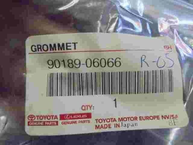 Grommet Lexus IS II GS Toyota Avensis II 9018906066 90189-06066