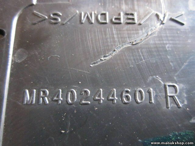 Mitsubishi Pajero Montero III 3.2 Di-D MR40244601 griglia aeratore