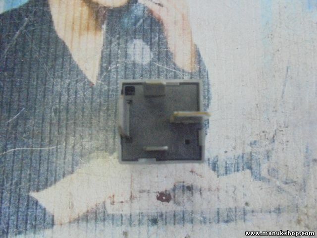 Batería relé de corte Mercedes-Benz Sprinter A0025422619 HELLA 4RA00779307