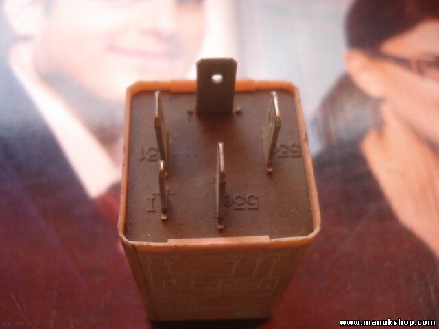 Relé Opel 90240092 12V 5A