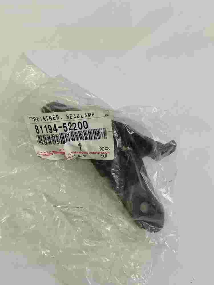 Retainer Headlamp LH Toyota Yaris 8119452200 81194-52200