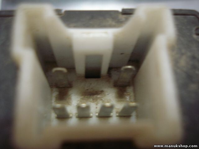 Módulo de control de la carrocería Mitsubishi Pajero 2002 12V MR583832