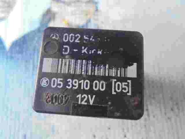 Relé Kickdown desconexión Mercedes W124 0025456505 05391000 (05) 05 3910 00