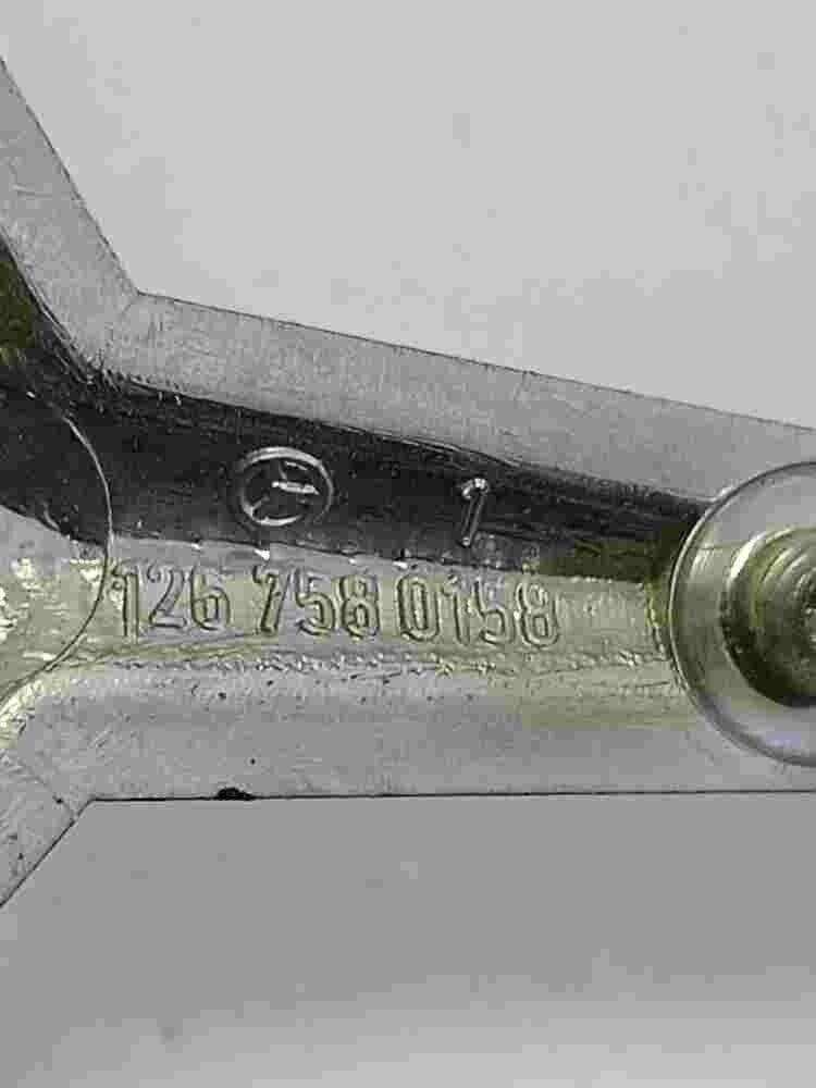 Emblema Mercedes-Benz Classe S W126 1267580158 126 758 01 58 9 cm.