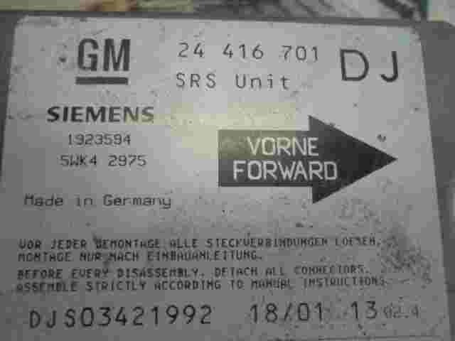 Sensore di impatto airbag Opel Vectra B (DJ) 24416701 SIEMENS 5WK42975