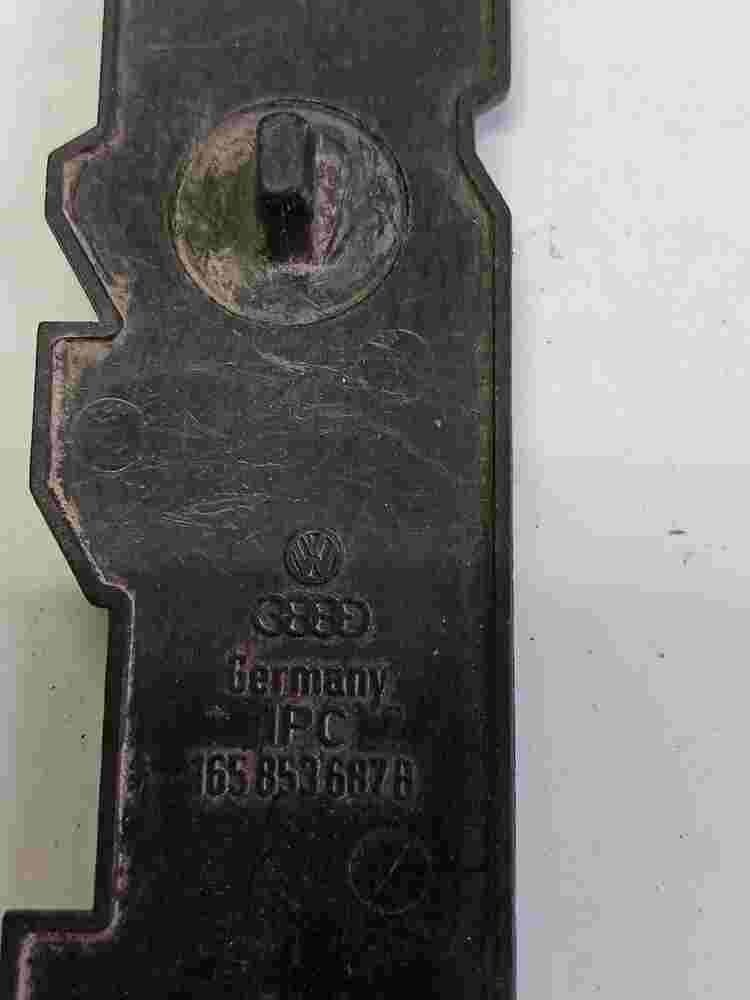 Emblema VW Volkswagen Jetta 165853687B 165 853 687 B 15,5 cm.