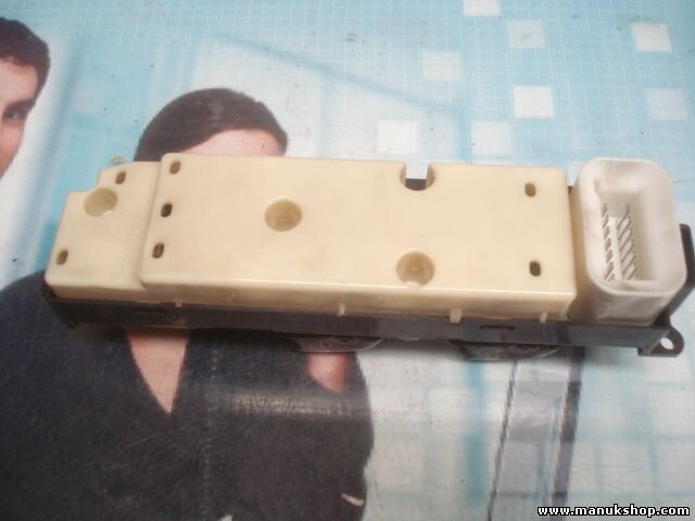 mando botonera elevalunas Mitsubishi Space Wagon MR330755 330755