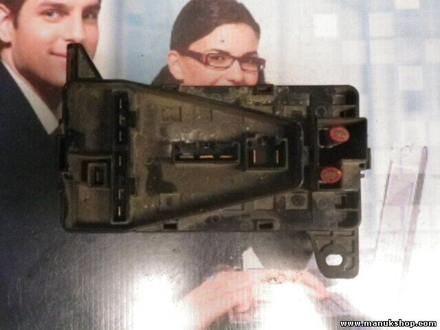 Caja de fusibles Land Rover Freelander YQH100900