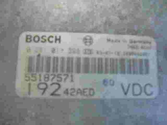 Centralita del motor Fiat Stilo 1.9JTD VDC 55187571 BOSCH 0281011398 19242AED