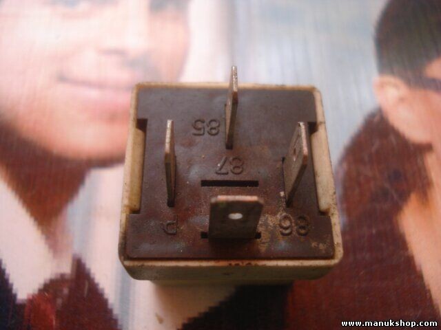 Relé FIAT LANCIA ALFA B837 CEV/T3-3 CEVT33