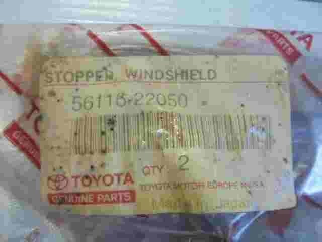 Stopper Windshield Toyota Land Cruiser Prado Lexus RC 350 ES 300 RZ 5611622050