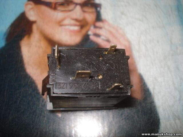 Interruptor Luneta Trasera Desempañador Volkswagen Golf 1 Caddy Polo 321959621B