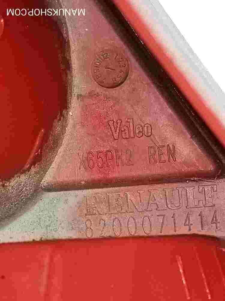 Pilotos trasero Renault Clio 2 II 3 III (RH) Valeo 8200071414 8200 0714 X65PH2