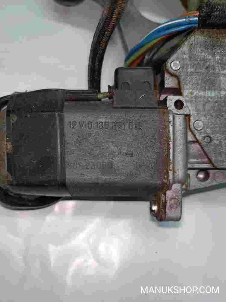 Motor elevalunas trasero derecho Mercedes-Benz W126 W123 12V 0130821016 8023090