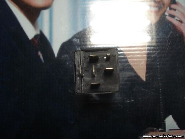 Relé del limpiaparabrisas Scania 6860 24V 1335482