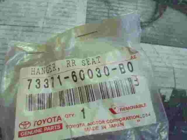 Appendiabiti Posteriore Toyota Land Cruiser Lexus LX470 7337160030B0 73371-60...