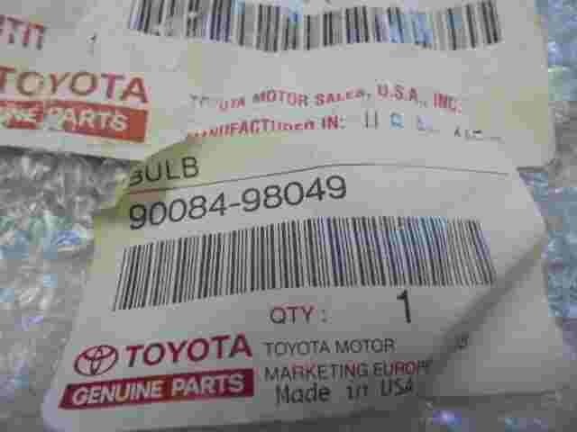 Bulb Toyota Harrier Tacoma Lexus ES300 RX300 9008498049 90084-98049