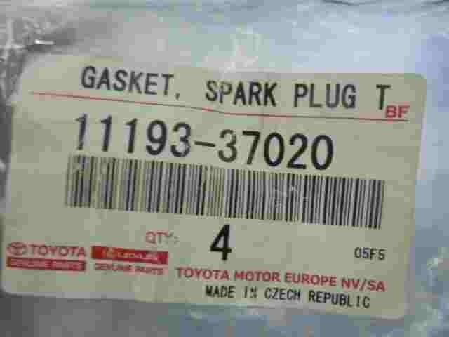 Gaskets Spark Plugs Toyota Corolla RAV4 Avensis III 1119337020 11193-37020