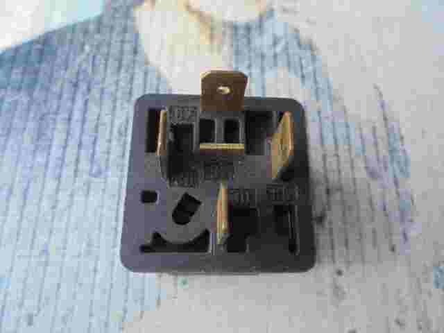 Relé de la bomba de combustible Kia Sportage 0332019151 0 332 019 151 BOSCH 12V