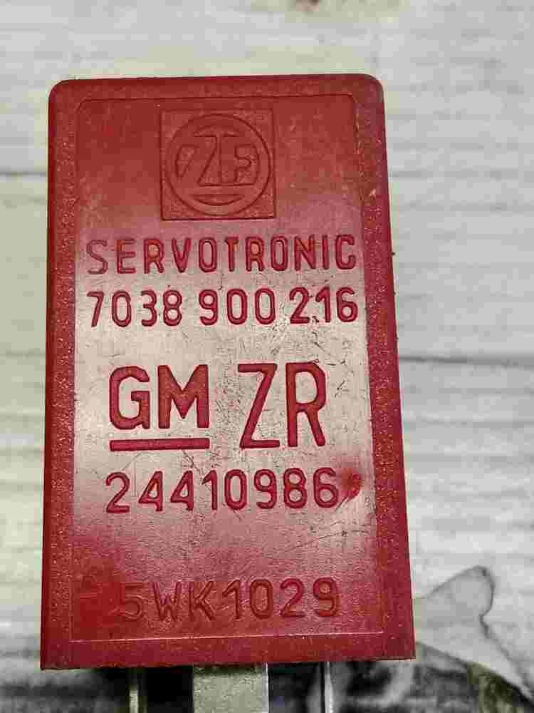 Relè servosterzo Servotronic Opel Omega 7038900216 GM ZR 24410986 5WK1029