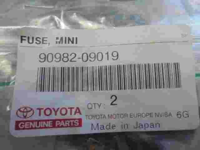 Fuse Mini Toyota 4-Runner Land Cruiser Prado 120 Lexus GX 470 Nissan 9098209019
