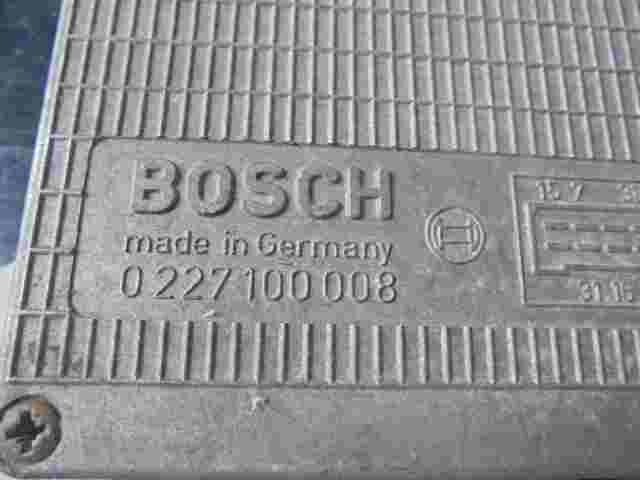 Centralina di accensione Porsche 928 BMW M30 B32 0227100008 BOSCH 0 227 100 008.