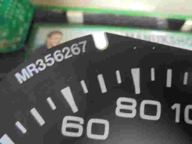 Tachimetro Mitsubishi Pajero Montero V20 MR298406 MR962116 MR356267.