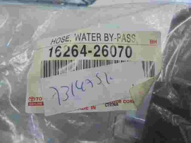 Manguera de agua de refrigeración Toyota RAV 4 1626426070 16264-26070