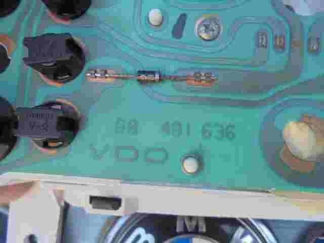 Cuadro de instrumentos Nissan Primera (P10) 2481087J80 VDO 110008601015 88481636