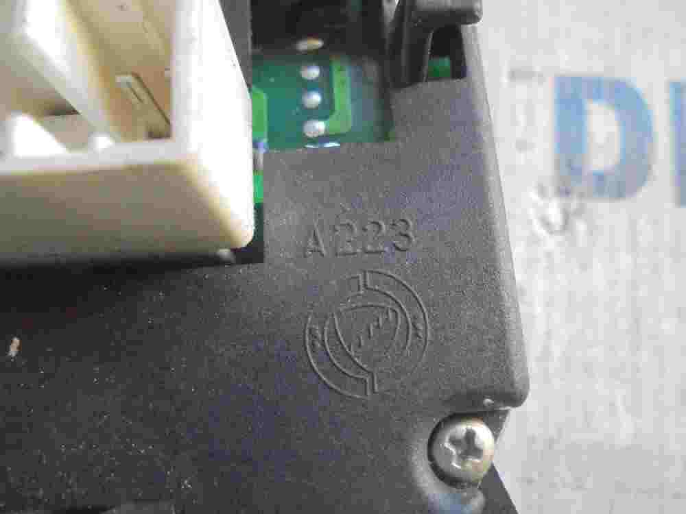 Interruptor de emergencia Lancia Y A223